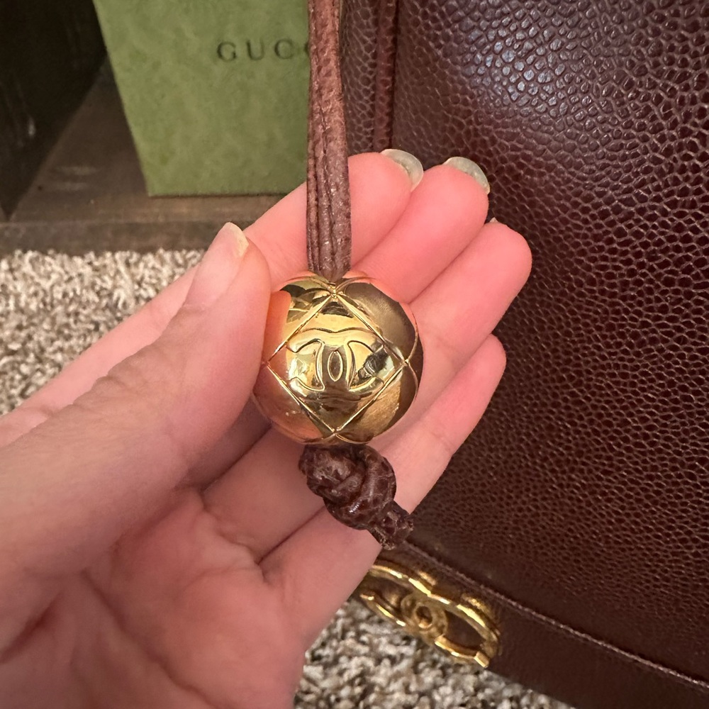 Vintage Chanel tote - Picture 2 of 6
